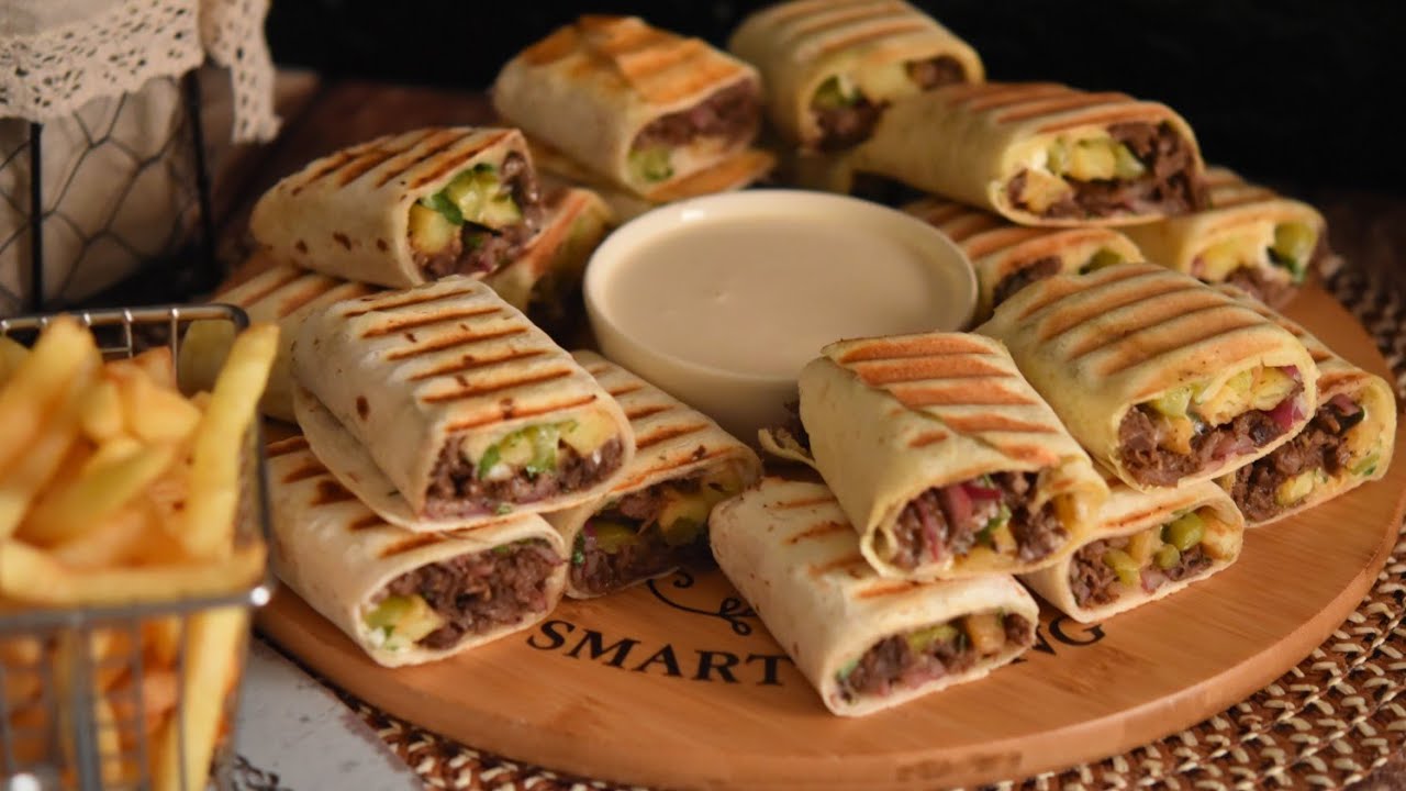 the most popular Jordanian food "Shawerma"